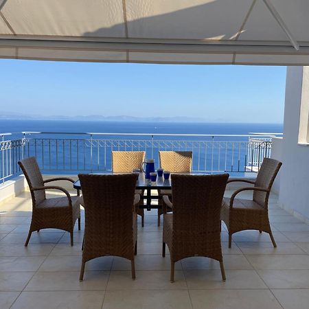 Villa Akoumaros Breeze Githio Exterior foto